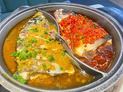 -阿瓦山寨·湘菜现炒·剁椒鱼头王(咸阳总店)