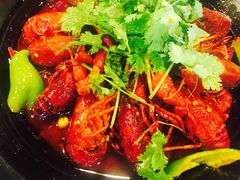 -虾弄弄海派小龙虾·牛羊蝎子火锅