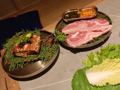 -草家酱蟹炭火烤肉店(珲春南路一店)