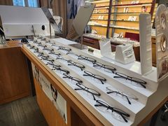 -优医视平价眼镜蔡司依视路折扣工厂店(十里堡店)