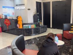 -TOP HAIR SALON