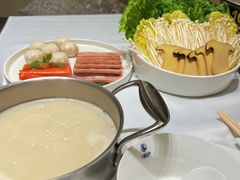 -红鼎豆捞·非遗鲍皇汤火锅(宝丰路店)