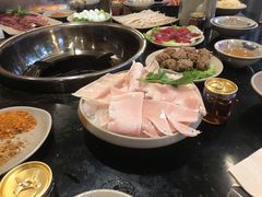 -茅草房·河畔园林火锅