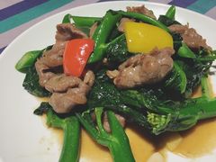 芥兰远炒猪颈肉-兰桂坊粤泰美食(较场西店)