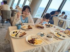-中央电视塔旋转餐厅