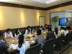 听讲1-岳辰齿科(浦东长泰店)