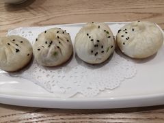 特色鲜肉生煎-弄堂咪道-饭香·面香·馄饨香(汇锦广场店)