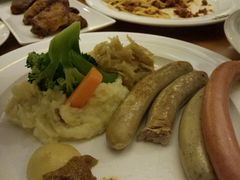 -LENBACH兰巴赫西餐啤酒坊(大连星海广场店)