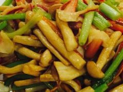 -东馆和天下特色餐饮(工农店)