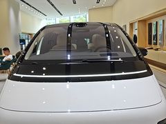-理想汽车(世纪汇店)