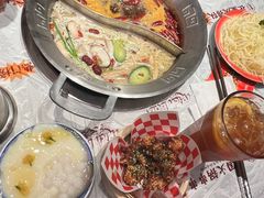 掌中宝-大芊金重庆串串火锅(南京路店)