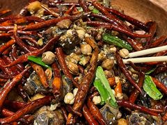 思茅小炒乌鸡-老滇山寨•云南特色菜•地方菜•民族风情歌舞表演(金碧店)