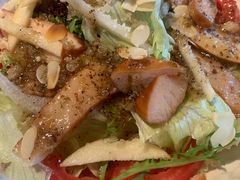 烟熏鸡肉藜麦蔬菜色拉-玛格萝妮(汇智国际商业中心店)