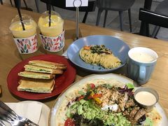 -HELLO 27 意面·沙拉·帕尼尼