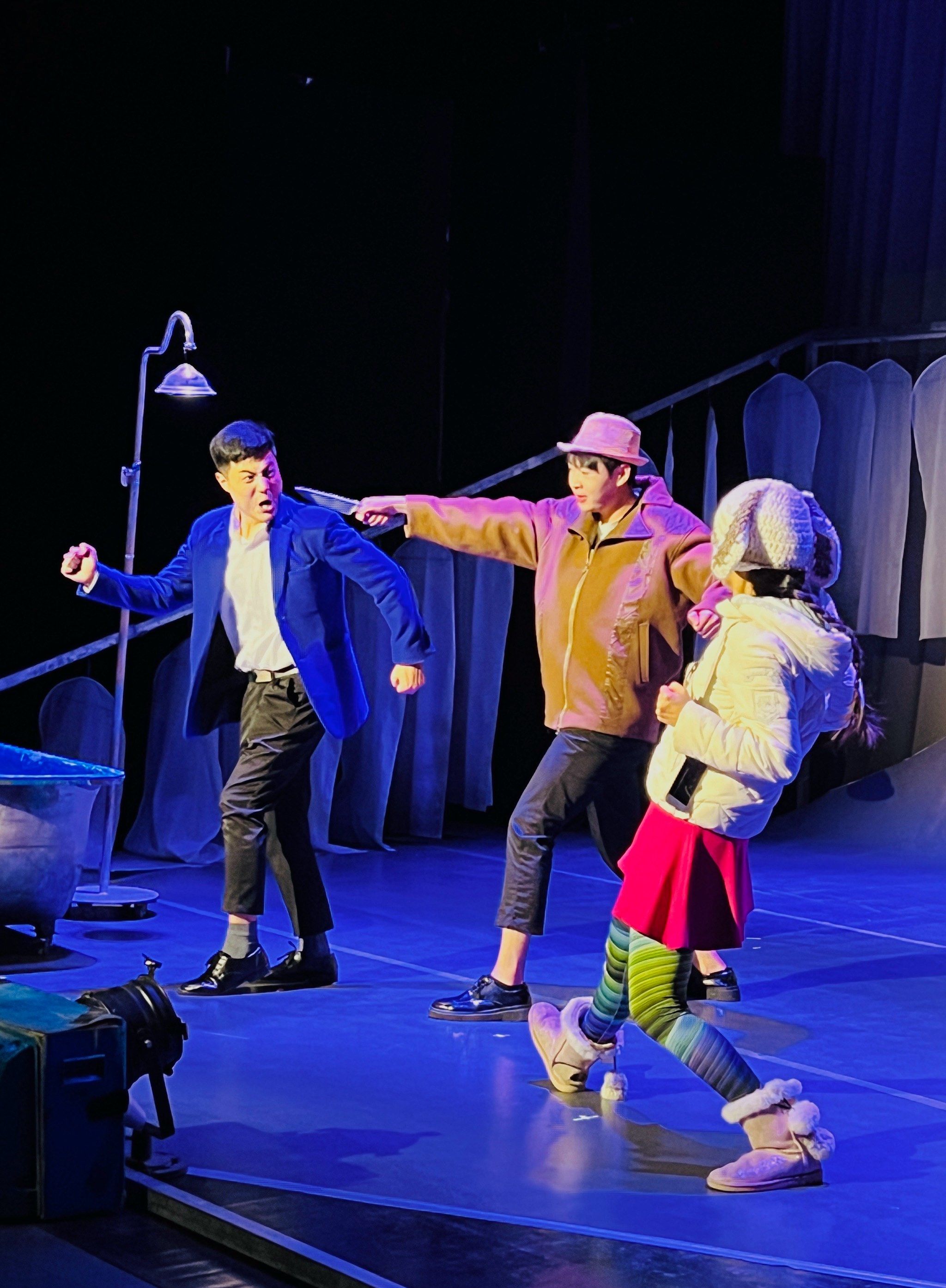 的人生转折 在无路可退 在只剩现时绝境中 触底反弹 绝地重生的故事