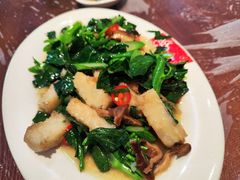 特色菜头粿炒芥兰-皮蛋弟砂锅店(总店)