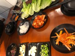 -肉甲韩国木炭烤肉(新壹街1店)