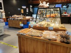 面包甜点陈列柜-格瑞思动物奶油生日蛋糕(圆融店)