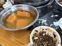 -黄利砖万峰林布依特色酸笋牛肉馆