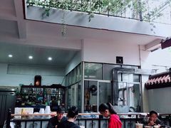 -茅屋大酒店