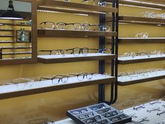 -罗伯特眼镜·蔡司官方授权(罗湖国贸店)