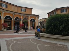 -佛罗伦萨小镇广佛名品奥特莱斯(疏港路店)