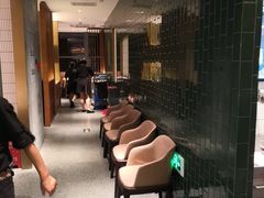 等位区-七欣天香辣蟹火锅(南京建宁路大观天地店)