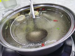 玉米萝卜牛骨汤底-夜牛潮汕鲜牛肉火锅店(翻身店)