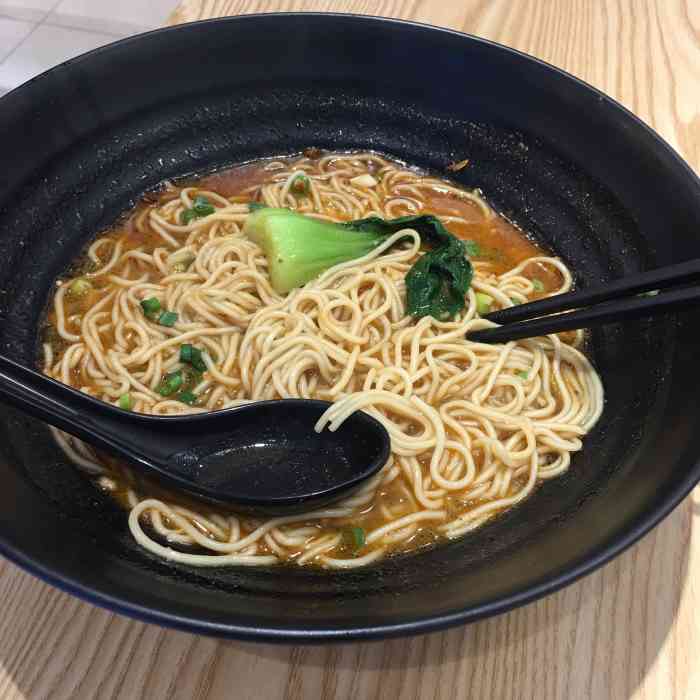 哲哥小面-"饿了本来是想去吃一份凉皮的,看见凉拌皮蛋.