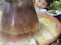 -果松木炭酸菜铜火锅·外婆参鸡汤