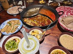 -洱火云南酸菜牛肉火锅(石景山当代商城店)