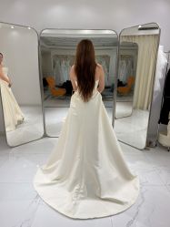 -拉瑞娜LaReine婚纱礼服高级定制