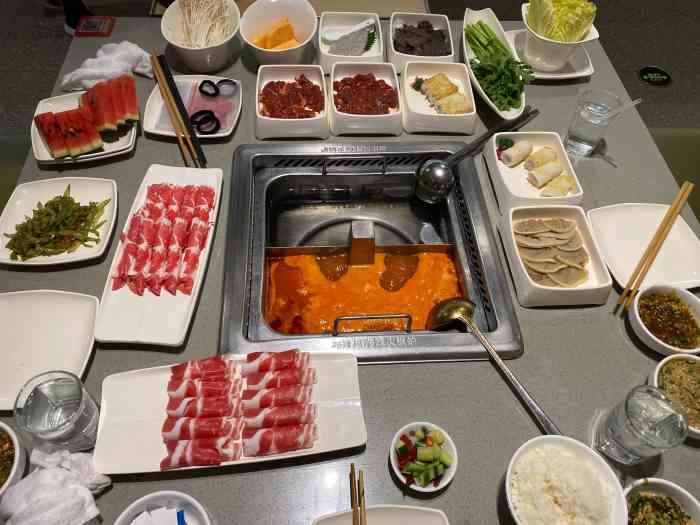 海底捞火锅(活力城店)-"本来吃的挺开心的 不过我们两个人吃完 第.