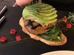 牛肉牛油果汉堡-Lets burger非常汉堡·环球风味(蓝色港湾店)