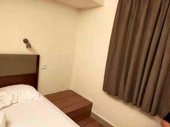 -岭南佳园连锁酒店(广州北京路步行街农讲所地铁站店)