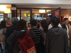 等位区-东方饺子王(新奥购物中心店)