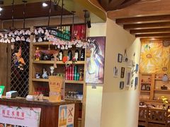 -月亮眼花园餐厅书吧酒吧