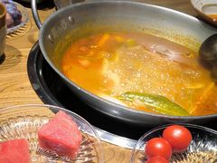 -野山舂·贵州现舂酸汤火锅(鸿通城店)