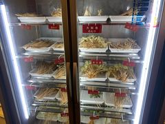 自助取餐区-拈签一笑黄牛肉辣卤串串