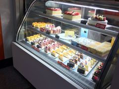 面包甜点陈列柜-BreadTalk面包新语(长寿路地铁站店)