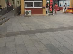 -窦店服务区-停车场