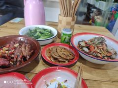 -老三样·美食研究中心(世贸路店)