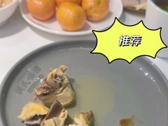 -洪氏嗨捞·广东猪肚鸡·椰子鸡火锅(西咸万象城店)