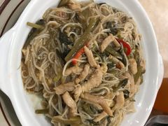 雪菜肉丝炆米-喜莲咖啡