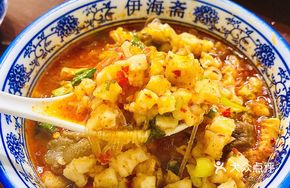 Spicy Sour Beef Stir-Fried Noodle Soup (Small)