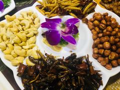 炸四拼-傣宏缘·云南傣味特色菜·手抓饭·孔雀宴十六年店庆大酬宾(南屏步行街店)