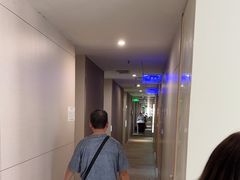 -卡罗酒店(东门晒布地铁站店)