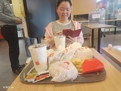 -麦当劳(石坝服务区店)