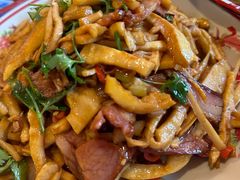 -闯关东东北农家菜(崂山石老人店)