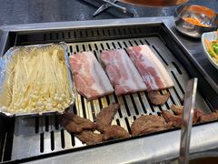 -臻牛烤肉